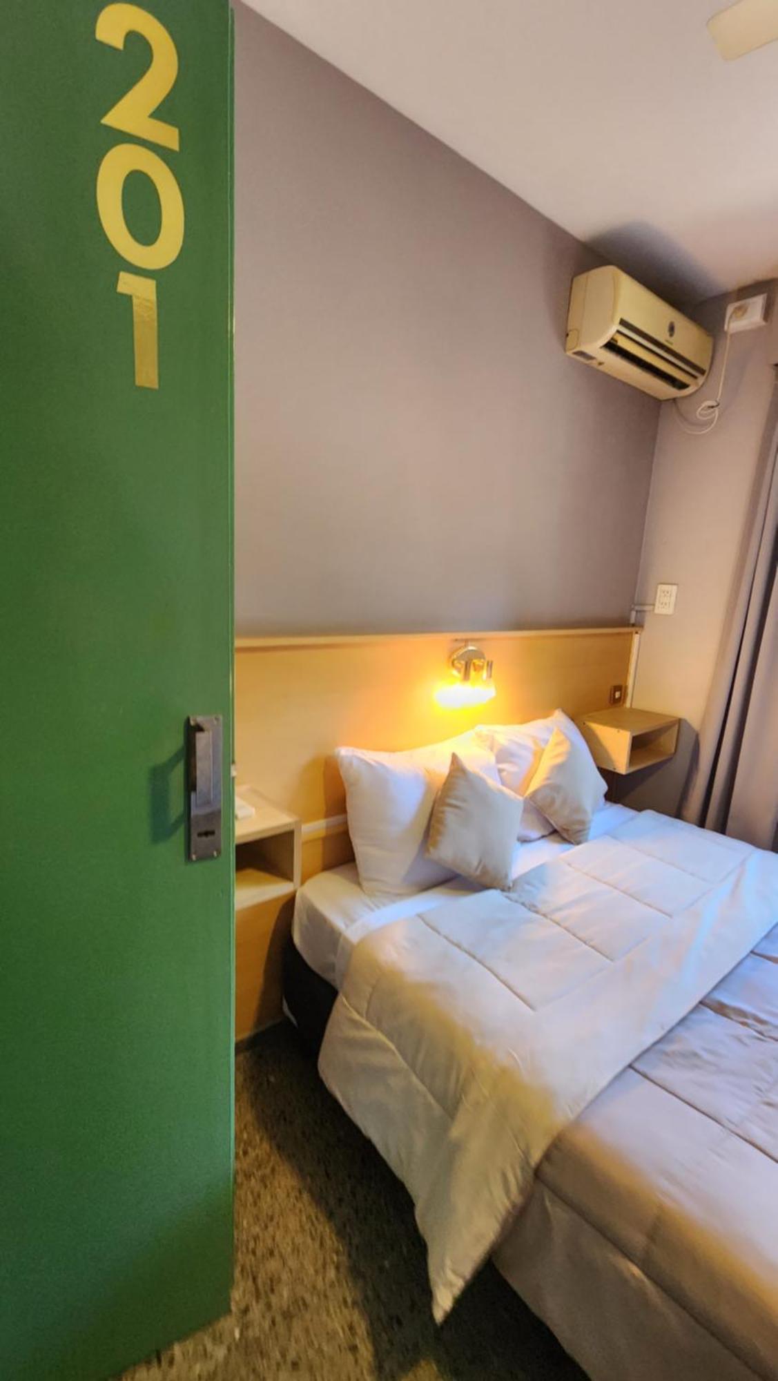 Juan B Justo Hotel