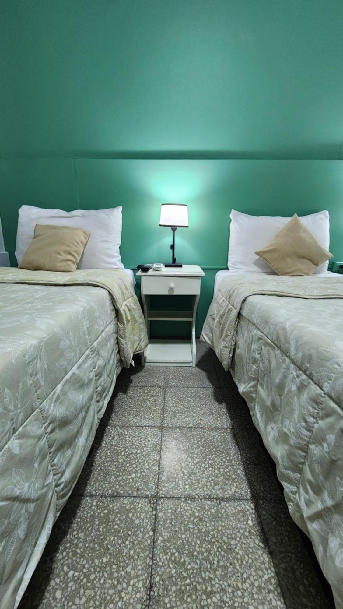Hotel Juan B Justo Mendoza